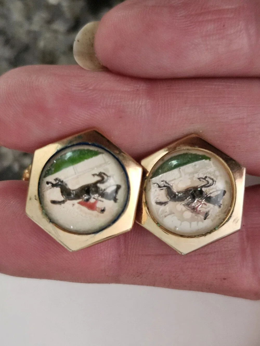 Vtg Mr. Tara Gold-Tone Horse Racing Cufflinks and Tie Clip Set-brown & Green